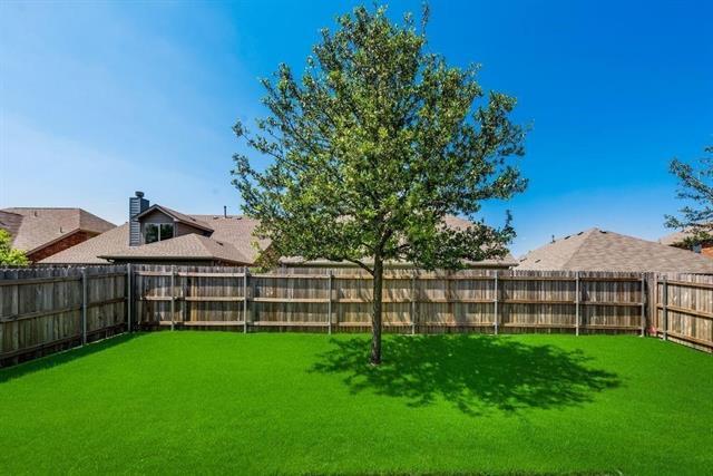 Building Photo - 9624 Sleepy Hollow Dr