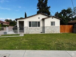 Building Photo - Beautiful 3 Bed 2 Bath House for Rent in W...