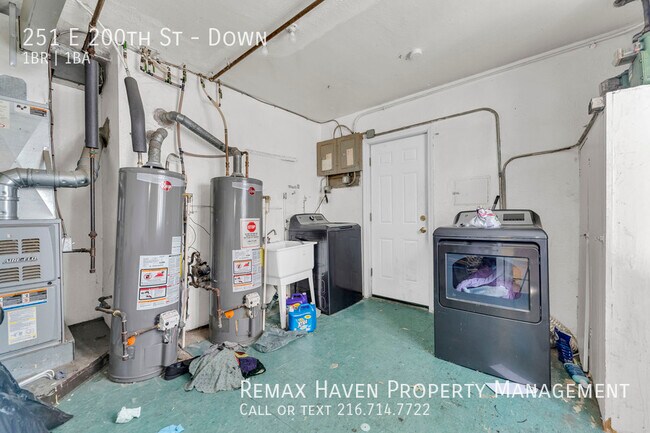 Building Photo - 251 E 200th St