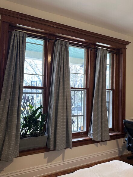 Building Photo - 2329 W Grace St