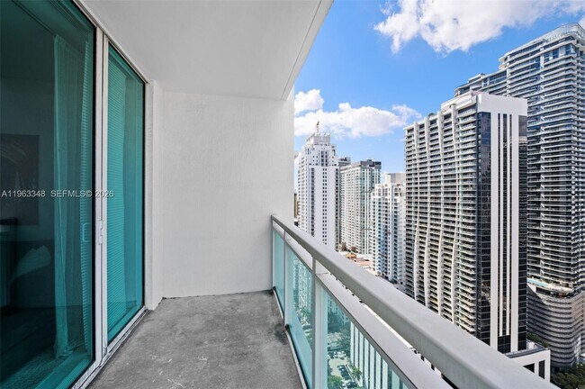 Building Photo - 951 Brickell Ave
