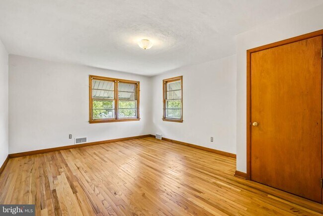 Building Photo - 1125 Parkway Ave