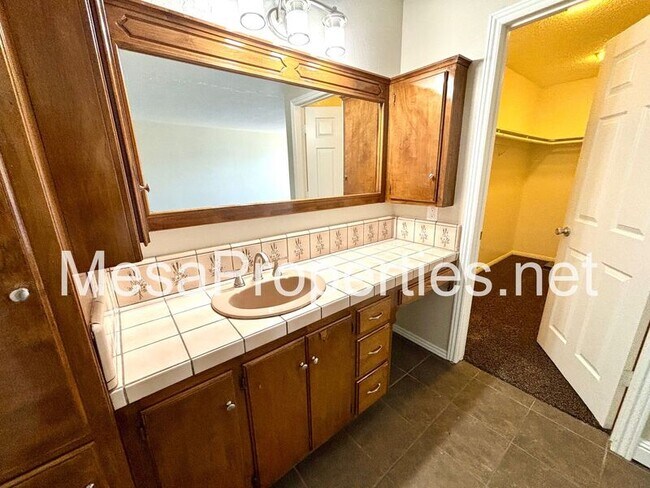 Building Photo - 18119 Pier Dr