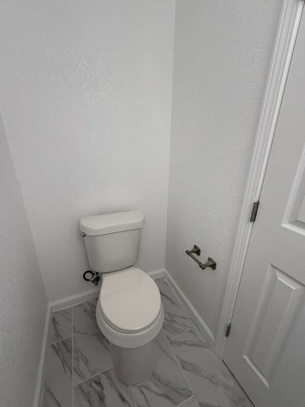 Building Photo - 9339 Mimosa Manor