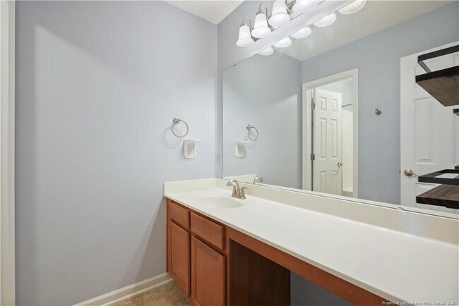 Building Photo - 415 Highgrove Dr