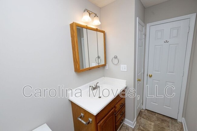 Building Photo - 112 Brushy Hollow Ln