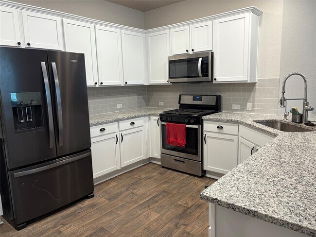 Building Photo - 505 Rainmaker Ln