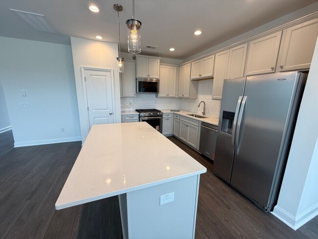 Building Photo - 3 Bedroom 2.5 Bathroom House in Hawthorne Landing - Goose Creek