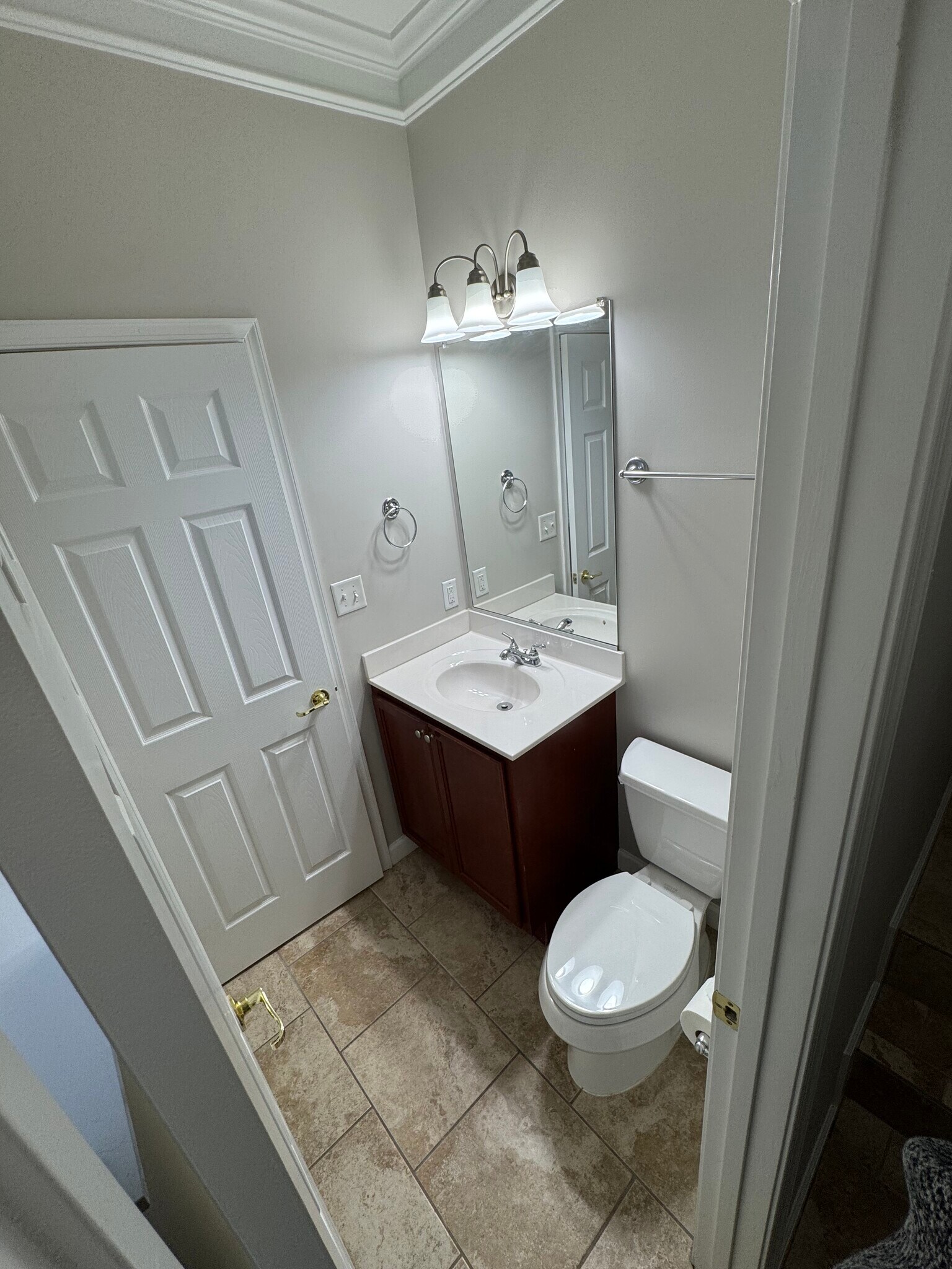 Building Photo - 414 S Augusta Ave