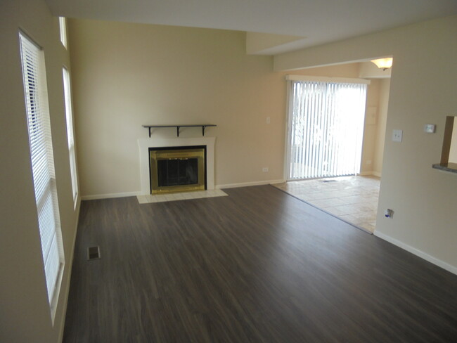 Building Photo - 302 Teak Ln