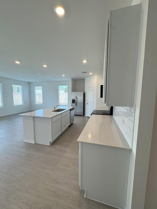 Building Photo - 305 Heritage Grvs Rd