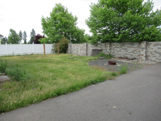 Building Photo - 6700 N Harris Hawk Ln
