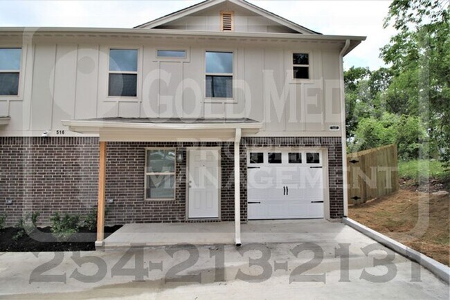 Building Photo - 516 Raymond St