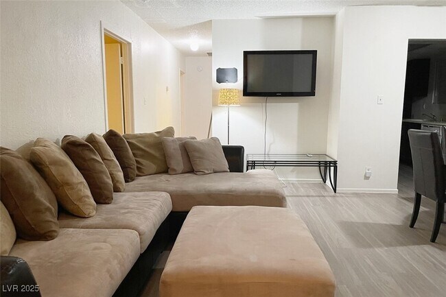 Building Photo - 4650 Koval Ln