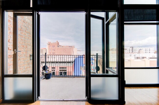 Building Photo - Luxury Gold Lofts! Bright Open Floor Plan with City Views-Secure Parking