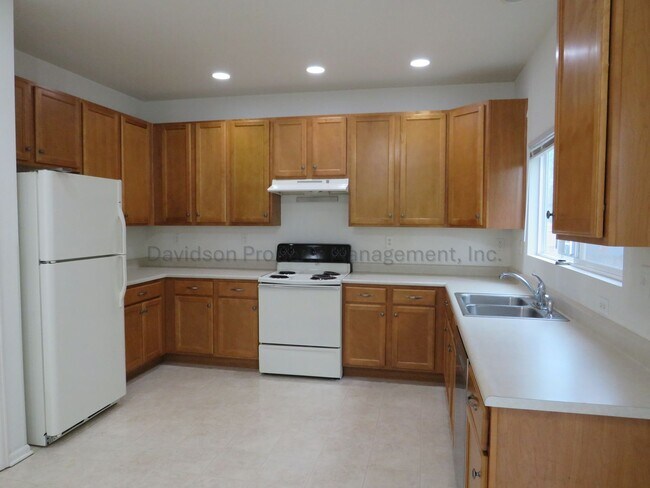 Building Photo - Beautiful 3-Bedroom House in Eastern Colorado Springs
