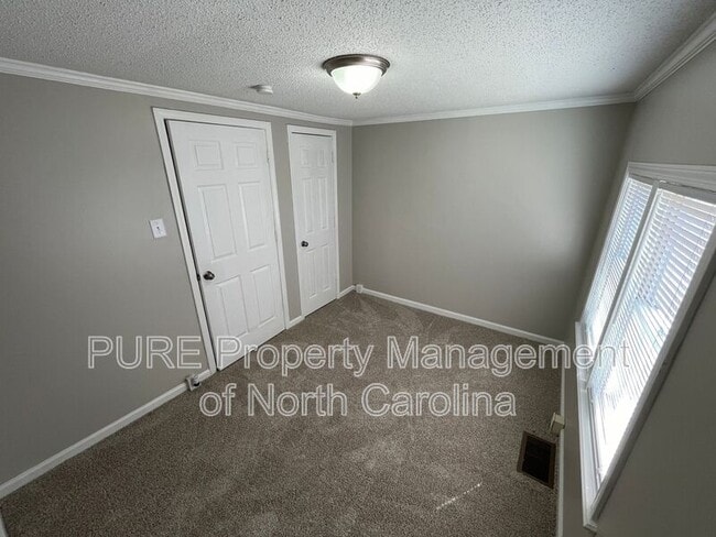 Building Photo - 65 Barber St NW