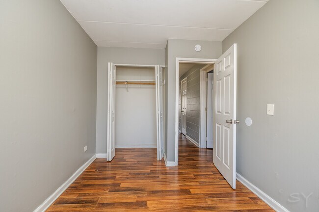 Building Photo - 6416 S St Lawrence Ave