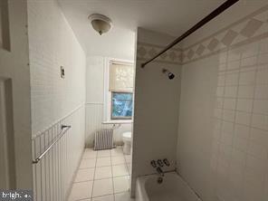 Building Photo - 1016 W Main St