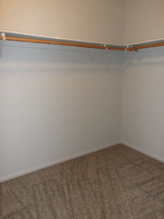 Building Photo - Great 3 bedroom, 2 bath, Southwest Reno home