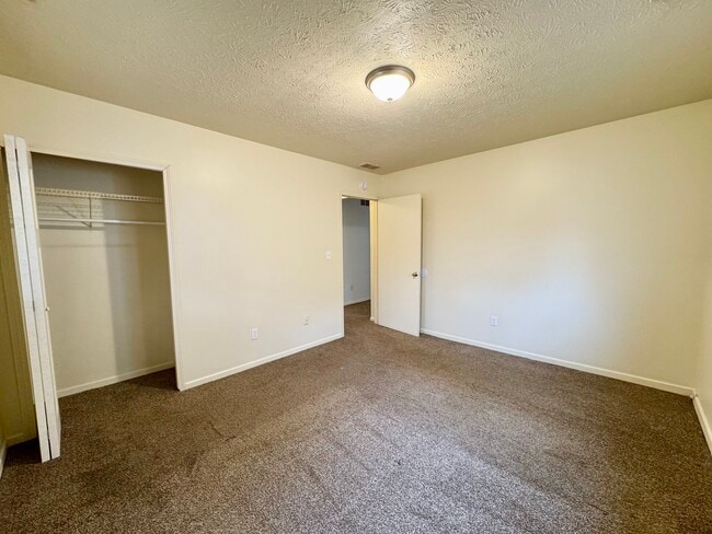 Building Photo - 1062 Merton Ave