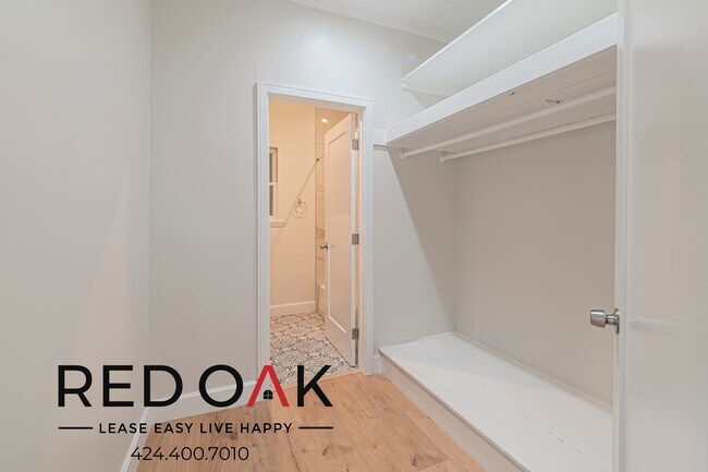 Building Photo - 2376 Portland St