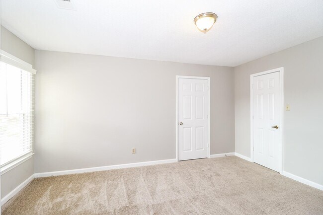 Building Photo - 6753 Devenshire Ln