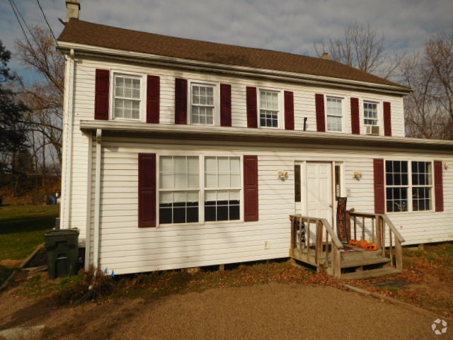 Building Photo - 1419 E Old Cumberland St