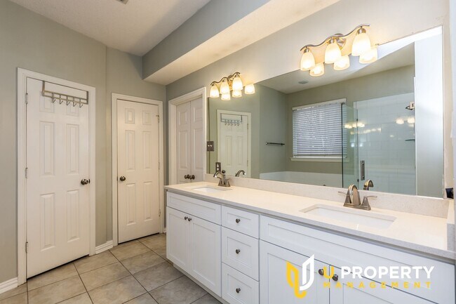 Building Photo - Great location, nice community! Make it yo...