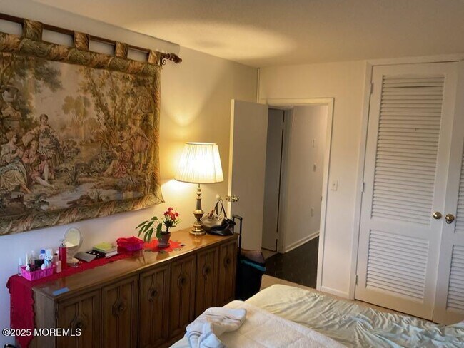 Building Photo - 1 Channel Dr