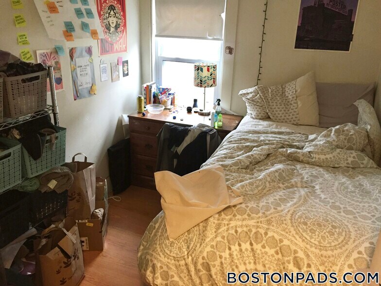 Building Photo - 2 Shepherd Ave