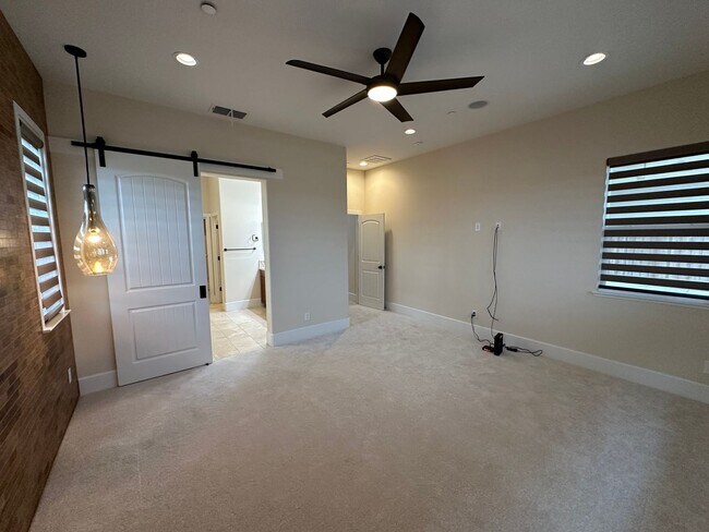 Building Photo - Stunning Lakefront River Islands Home