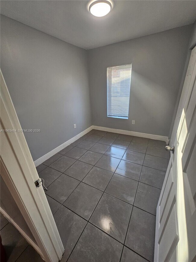 Building Photo - 1128 NW 101st St