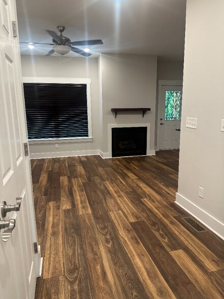 Building Photo - 4412 Shelborne Dr