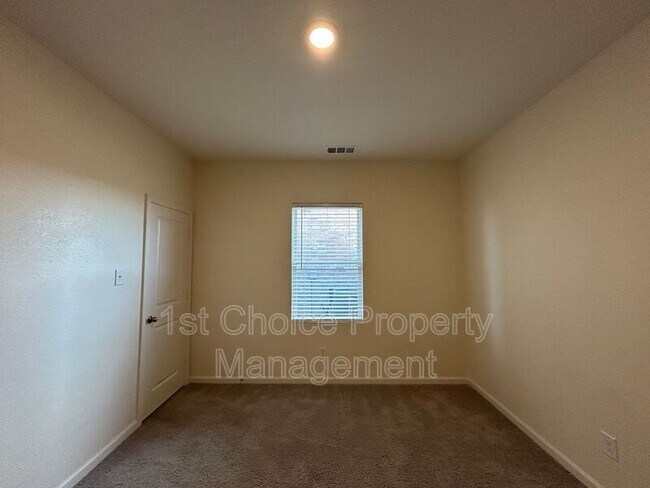 Building Photo - 8229 Pitchfork Dr