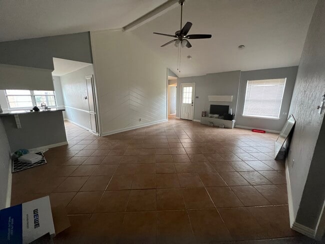 Primary Photo - 14715 Spring Lake Dr