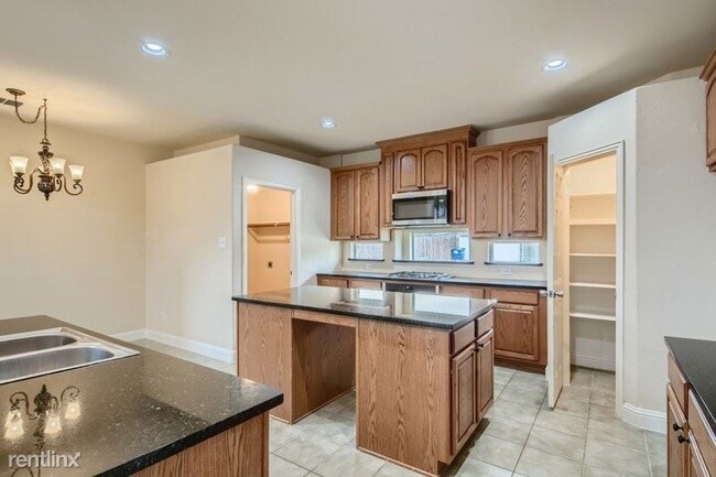 Building Photo - 4 br, 4 bath House - 1707 Teakwood Drive UNIT