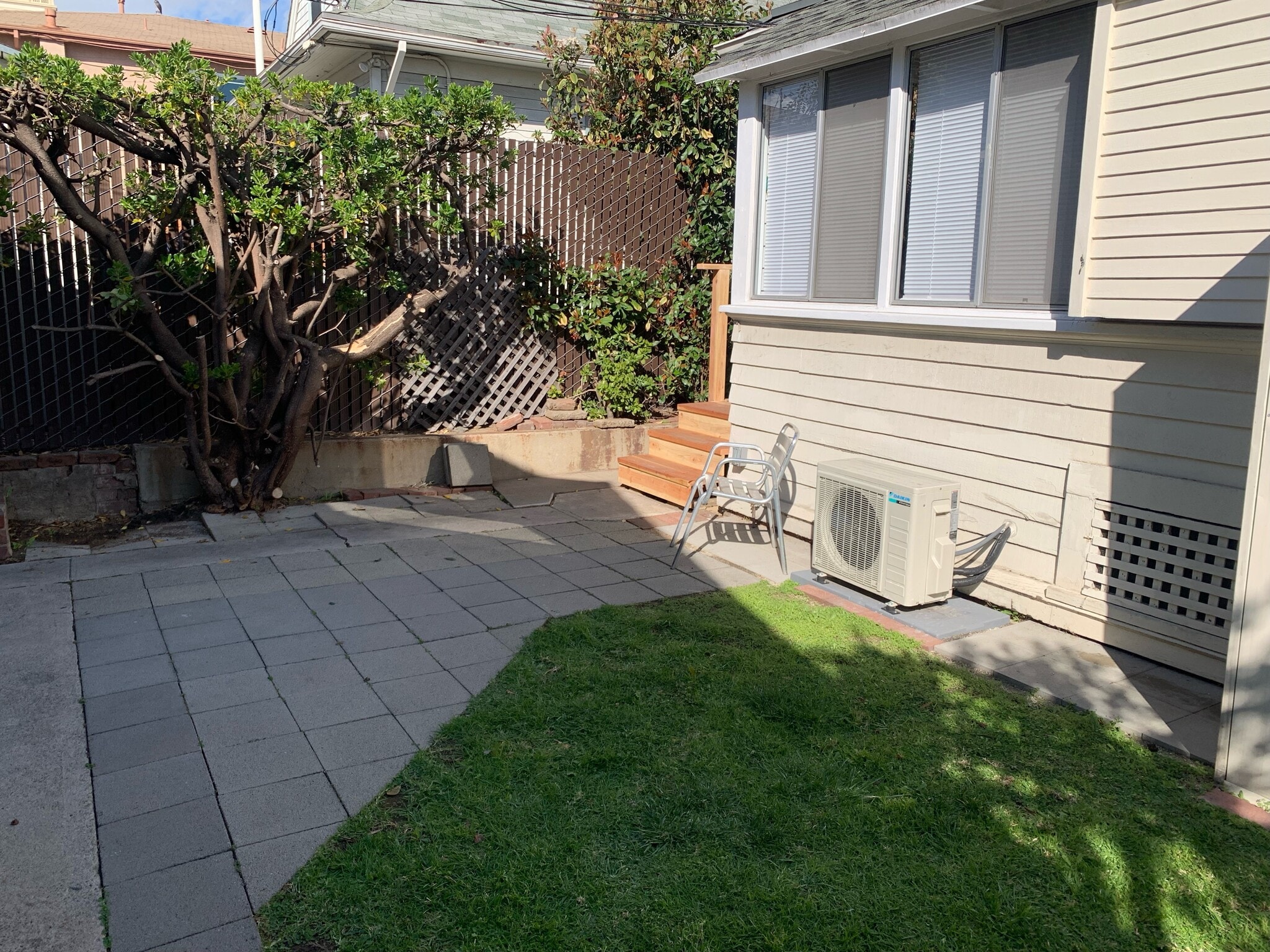 Outdoor Patio - 1427 N Hudson Ave