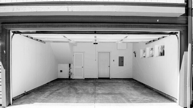 Building Photo - 12003 SE High Creek Rd