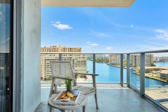 Building Photo - 4010 S Ocean Dr