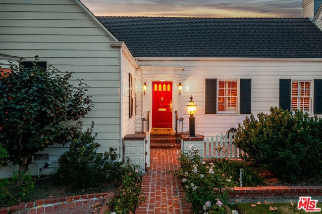 Building Photo - 4649 Sancola Ave