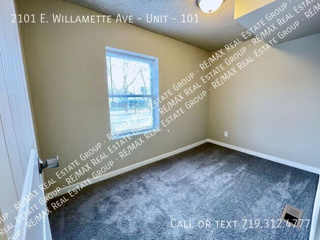 Building Photo - 2101 E Willamette Ave