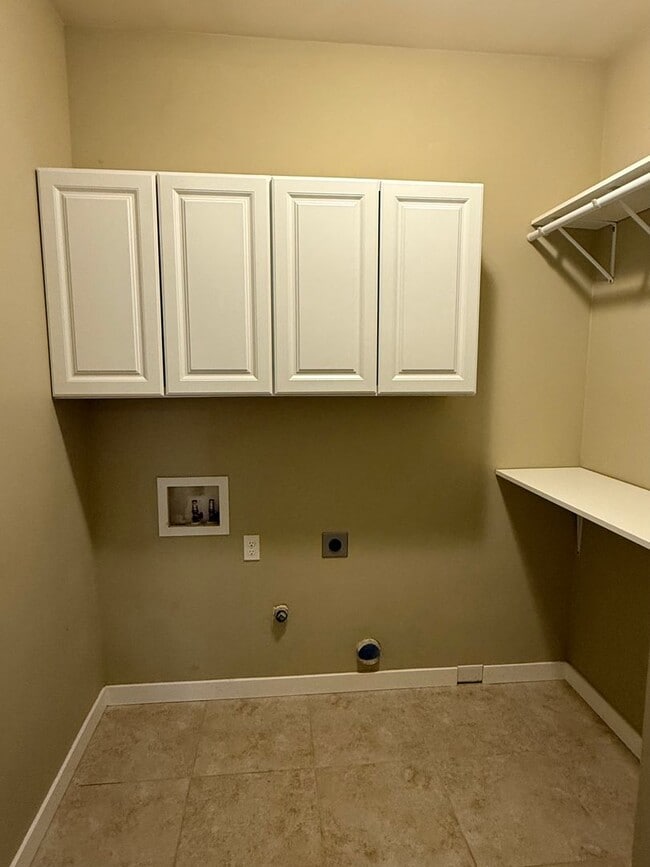 Building Photo - Now renting 3 bedroom 2 bathroom House, visit our website at www.stillproperties.com
