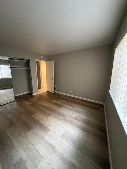 Building Photo - 303 Lee St