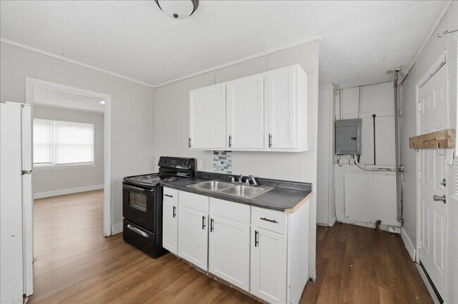 Building Photo - 3105 Adams St