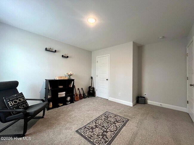 Building Photo - 280 Flying Bolt Dr