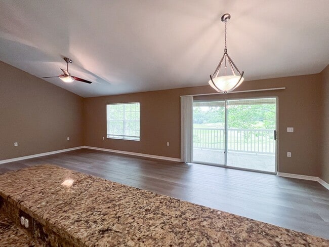 Building Photo - Beautiful 3 Bedroom Condo in the Links wit...