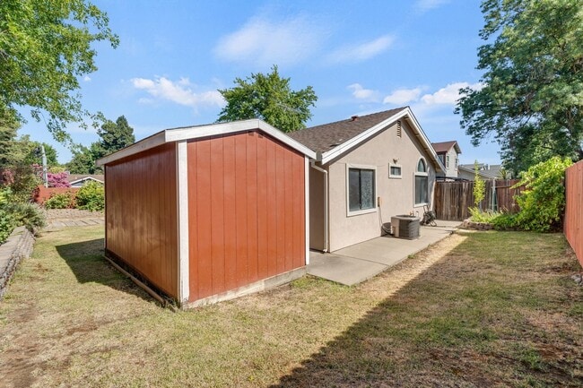 Building Photo - Charming 3BR House in Antelope