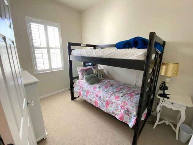 Building Photo - 1370 Turnbridge Dr