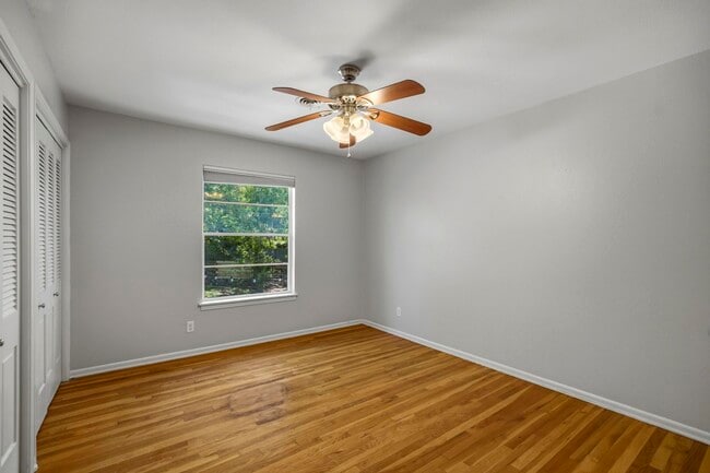 Building Photo - 3206 Albin Dr
